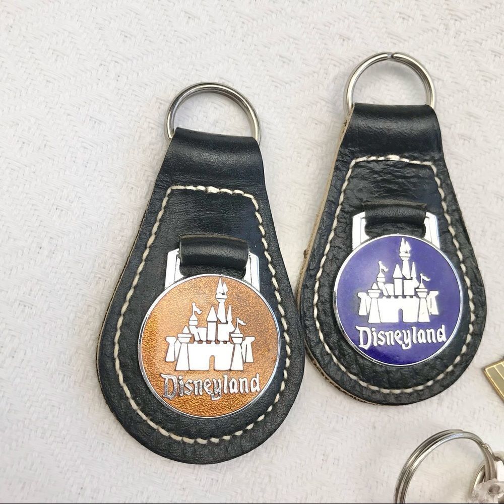 Disney Keychain Collectors 6 pc. Bundle - Picture 6 of 9